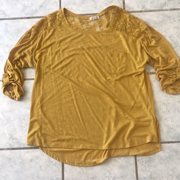 Tops - Beautiful 💛 plus size Yellow Top